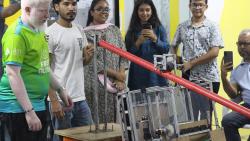 দক্ষিণ কোরিয়ায় যাওয়ার আগে নিজেদের রোবটের সক্ষমতা দেখাল বাংলাদেশ দল