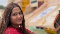 কাজল রাঘবানিকে দেখতে ভিড়, গাড়ির কাচ ভাঙচুর