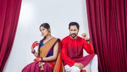 নেপালি কাঠখোদাইয়ের নকশায় রঙ বাংলাদেশের শারদ আয়োজন