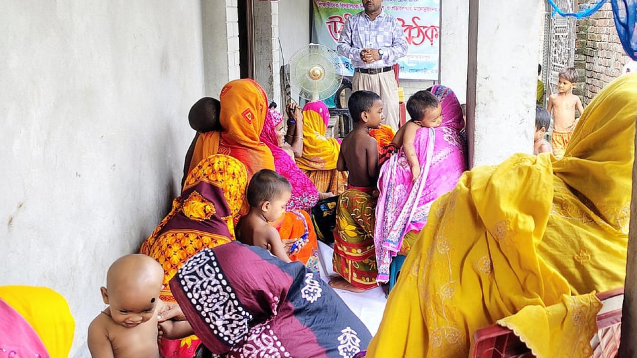 শিক্ষার মানোন্নয়নে বাবুডাইং আলোর পাঠশালার উঠান বৈঠক অনুষ্ঠিত