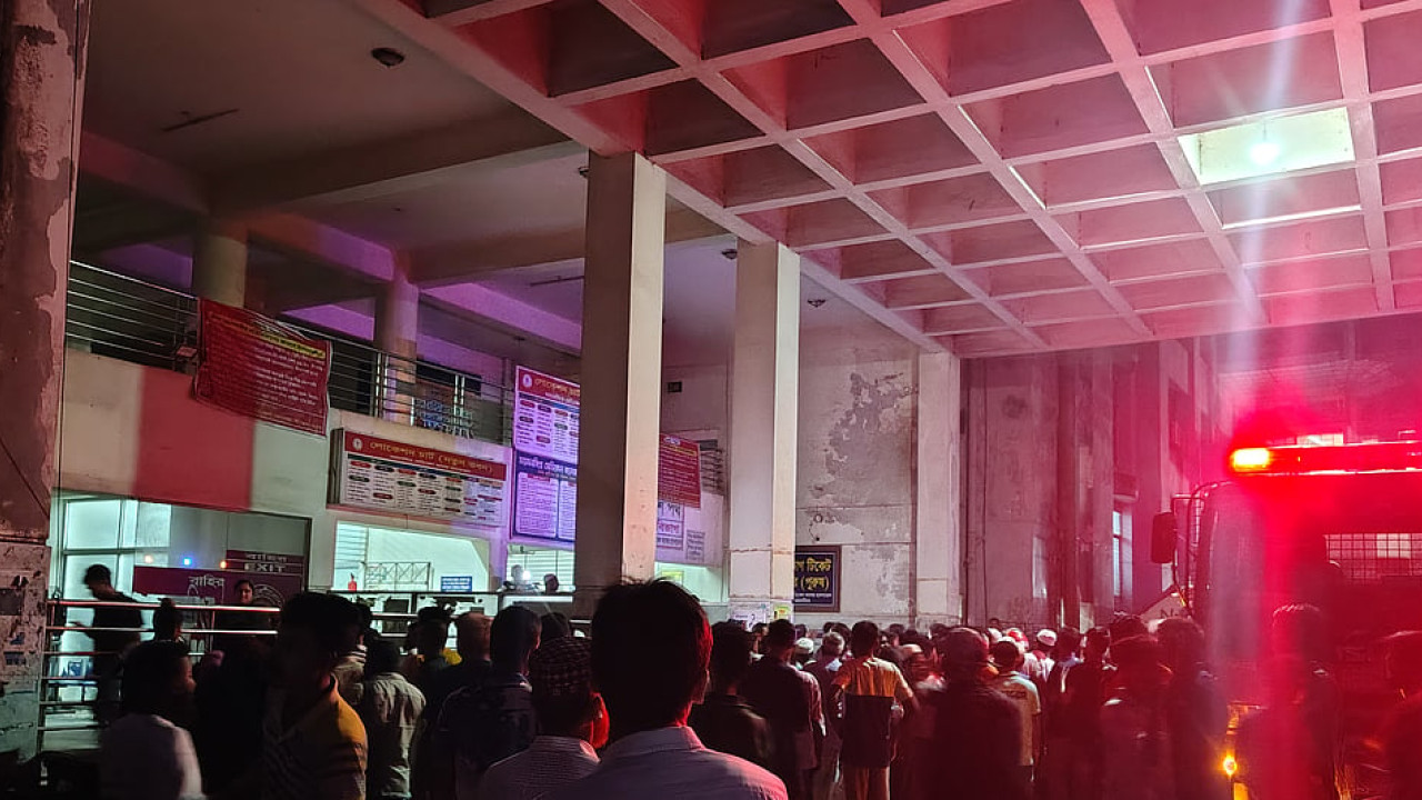 ময়মনসিংহ মেডিকেলে অগ্নিকাণ্ডে হাসপাতাল প্রশাসনের তদন্ত কমিটির মেয়াদ বাড়ল