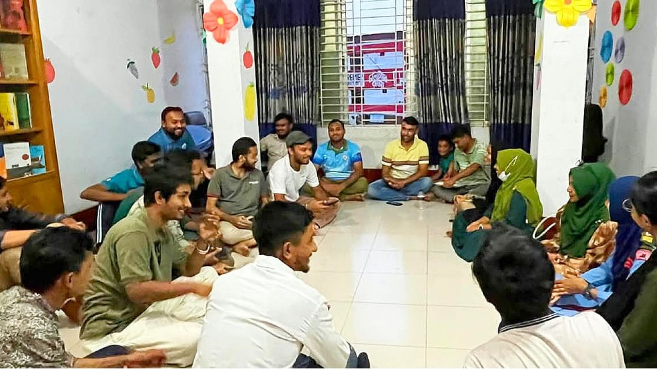 অন্যের মতামতের প্রতিও শ্রদ্ধাশীল হতে হবে