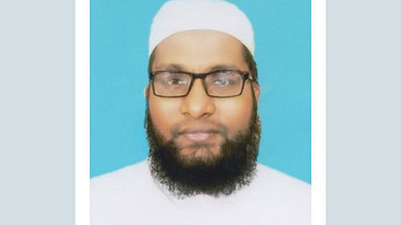 একজনই ছয় দায়িত্বে, পদোন্নতি নিয়েও প্রশ্ন