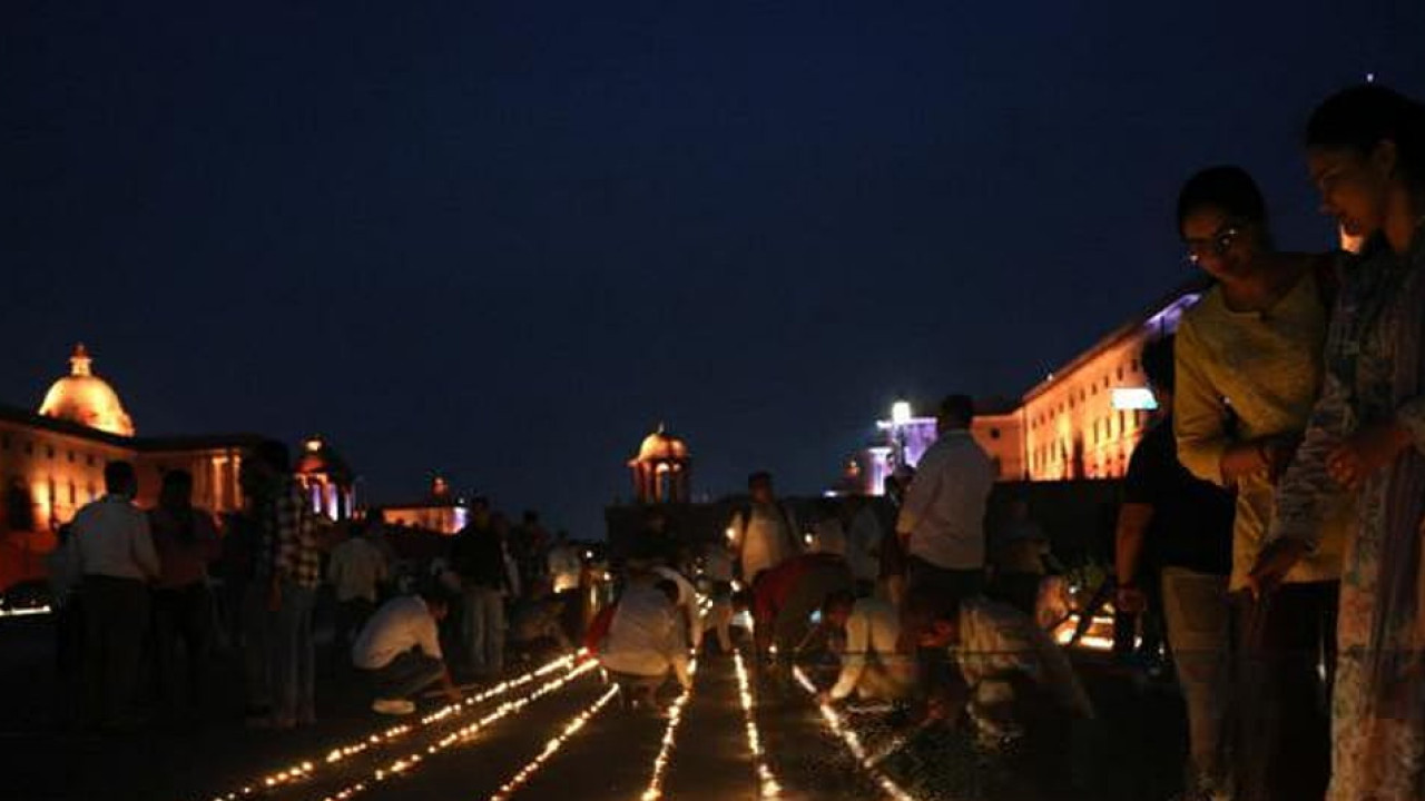 মোদির জন্মদিনে প্রদীপ না জ্বালানোয় জরিমানা