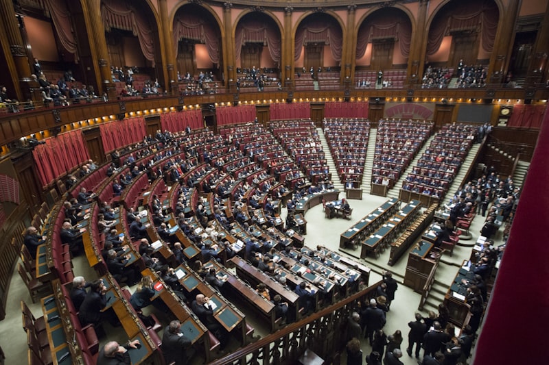 বাংলার তাঁতশিল্পের পুনর্জন্ম: জামদানি ও খাদি কাপড়ের আন্তর্জাতিক ফ্যাশন জয়